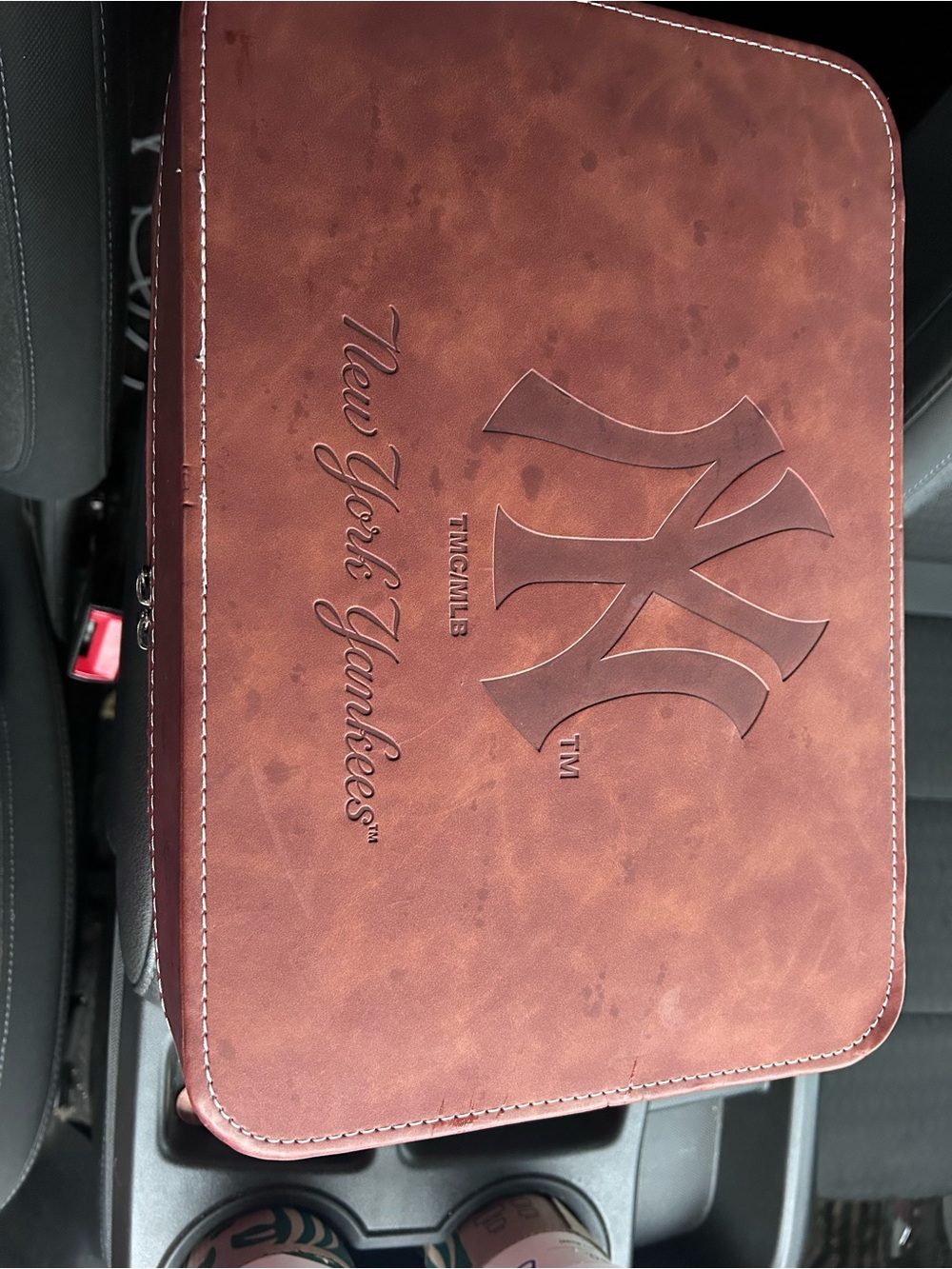 New York Yankees Brown Leatherette Travel Case
